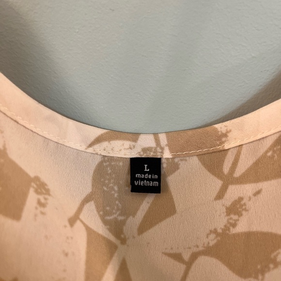 2 pc CAbi top, super cute, flattering and comfy - Picture 5 of 8